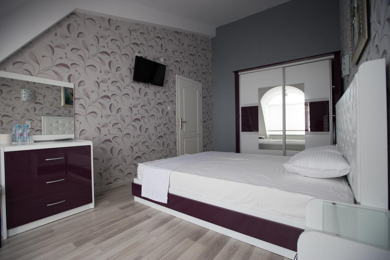 Apart Hotel Central Momchilgrad Esterno foto