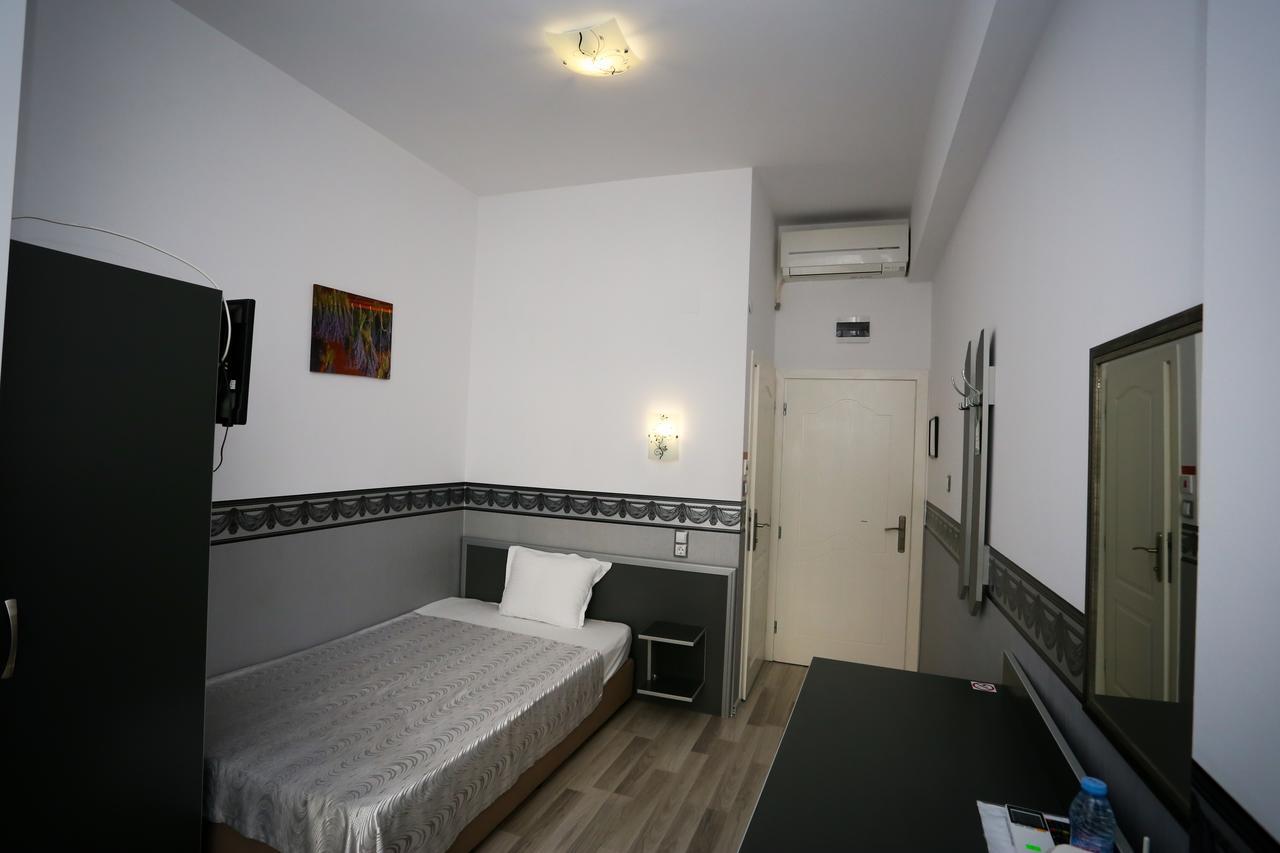 Apart Hotel Central Momchilgrad Esterno foto