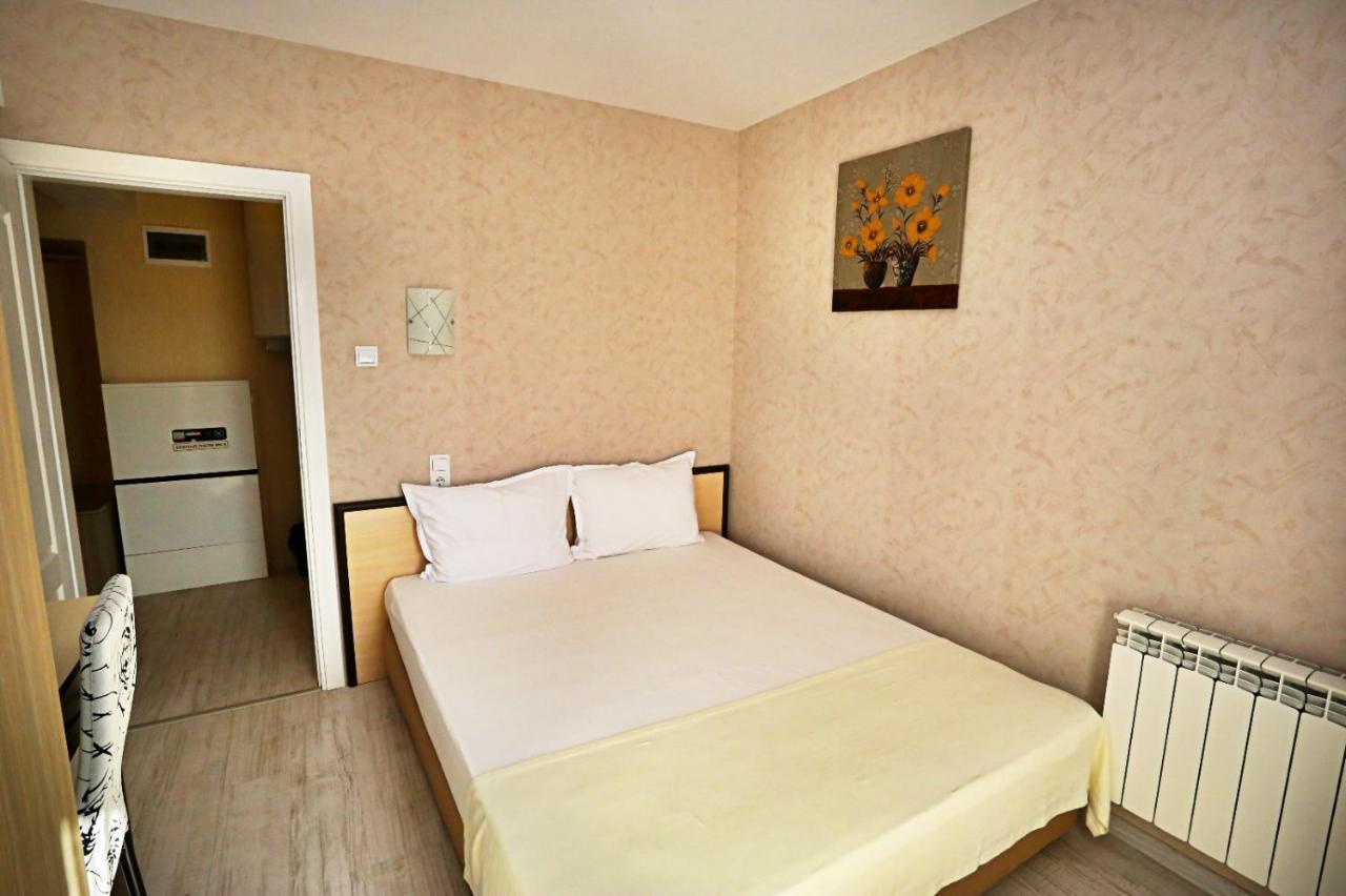 Apart Hotel Central Momchilgrad Esterno foto